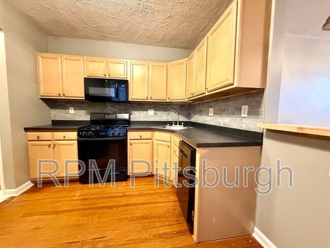 Foto del edificio - 2614 Larkins Wy