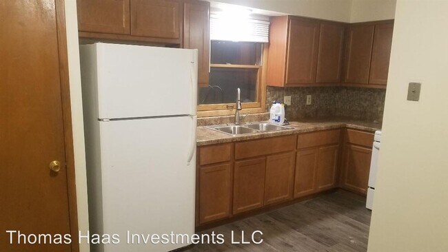 Foto del edificio - 12215-12221 W Dearbourn Ave