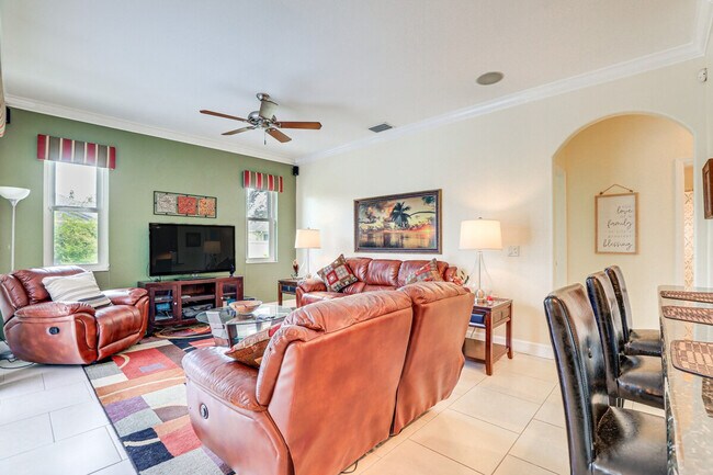 Building Photo - 1488 N Lavina St