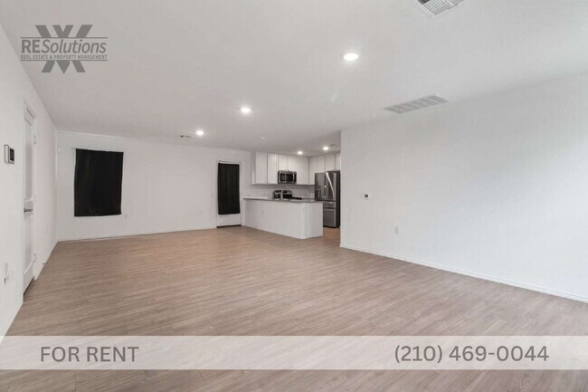 Foto del edificio - "Charming 3-Bedroom Home with 2 Full Baths in San Antonio – Your Perfect 1440 Sq Ft Retreat!"