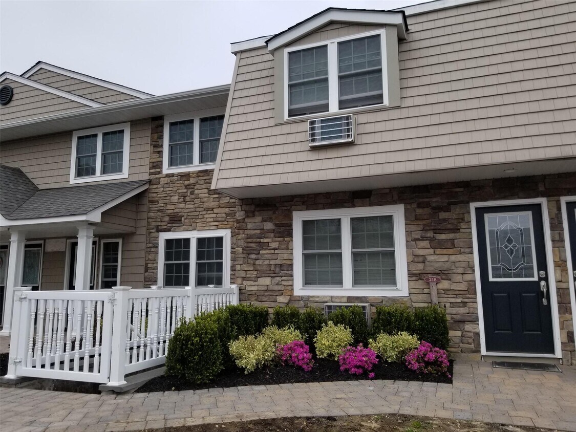 Primary Photo - 544 Terrace Rd