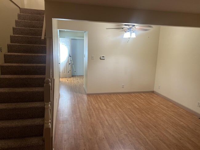 Building Photo - 1406 Larain Dr