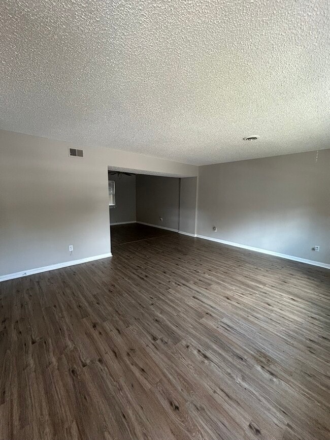 Building Photo - 4705 Leaf Crest Ct