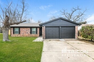 Building Photo - 612 Circleview Dr