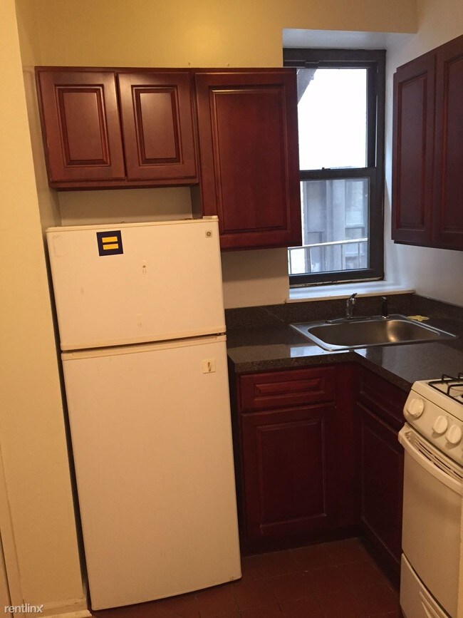 Foto del edificio - 315 E 95th St