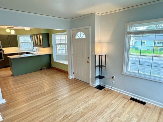 Building Photo - University Park Beautifully Renovated Home with Hardwoods, Heat Pump (A/C) and Garage