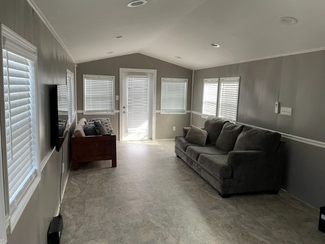 Building Photo - 113 Portside Dr