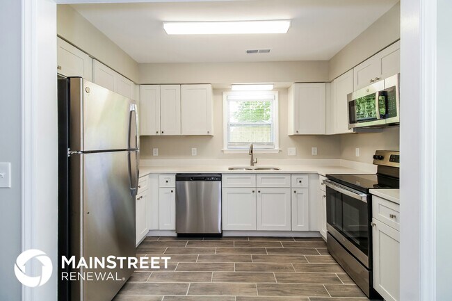 Foto del edificio - 3705 Creek Point Way