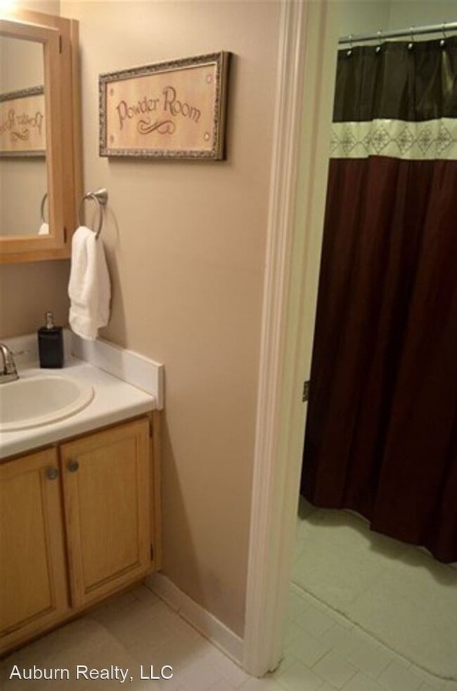 Building Photo - 2 br, 2.5 bath House - 513 Heritage Court