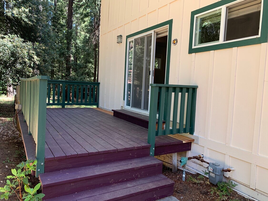 Foto principal - 15146 Nugget St