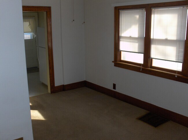 Foto del edificio - 927 Forest Ave