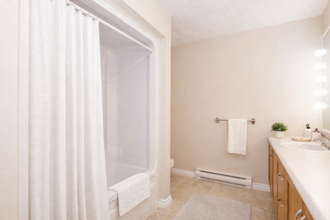 Building Photo - Woodbury Terrace