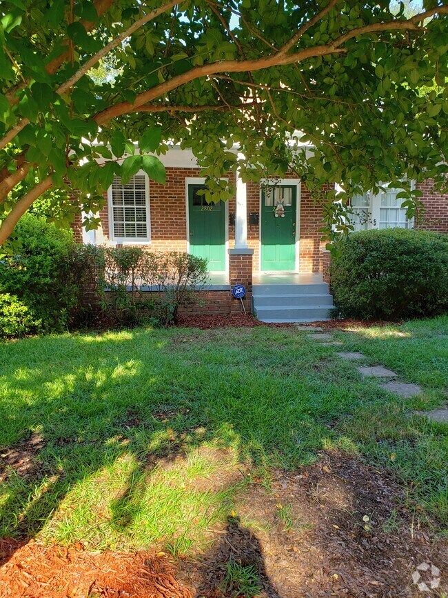 Building Photo - 2800 Grace St