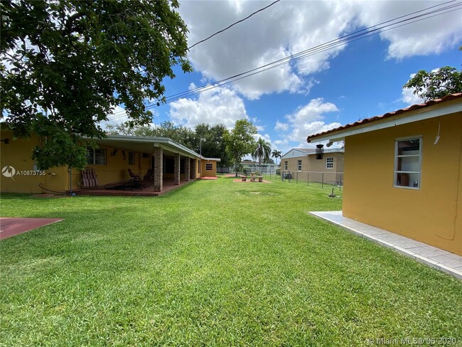 Building Photo - 8261 SW 38th St