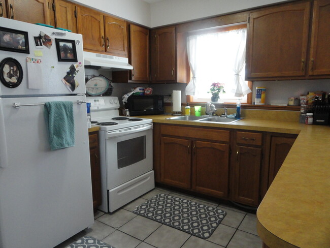 kitchen - 4369 Manhattan E