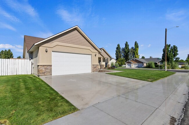 Building Photo - Single Family Home in Twin Falls | $500 Of...