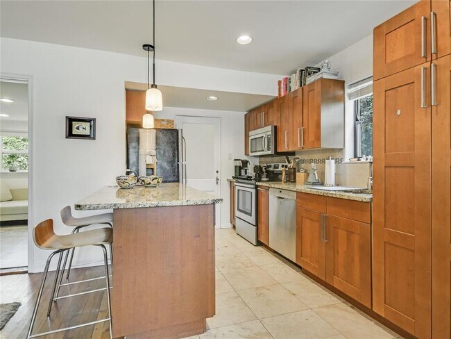 Foto del edificio - Classic 2 Bed House in Historic Hancock Ne...