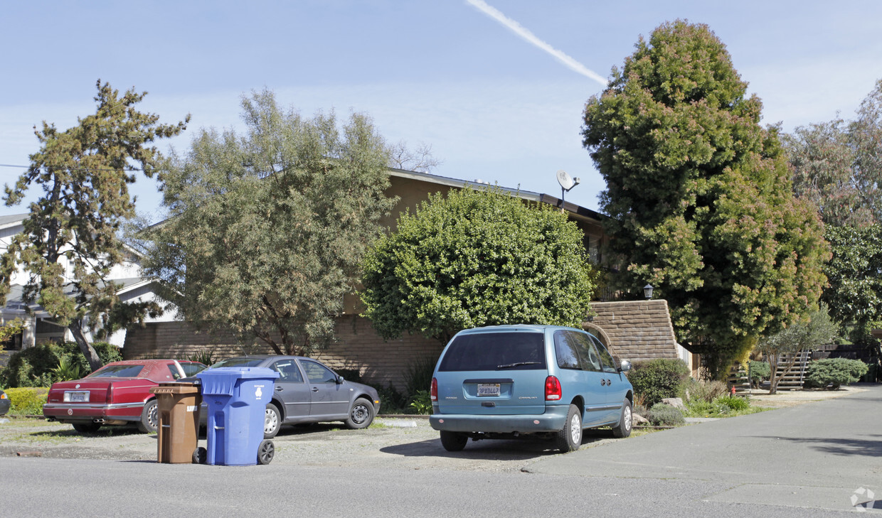 Foto principal - 6778 Yount St
