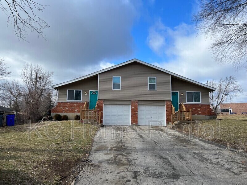 Primary Photo - 515 N Troost St