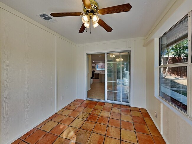 Building Photo - 9382 Live Oak Ln