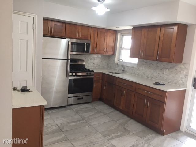 Foto principal - 4213 E Tremont Ave