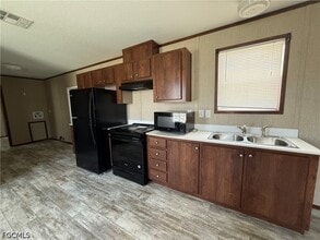 Building Photo - 12120 Cactus Dr