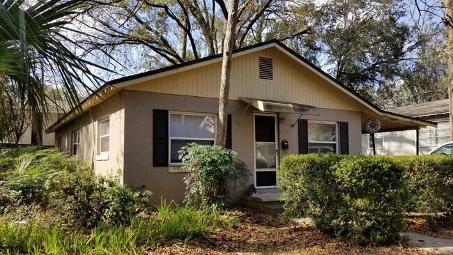 Building Photo - 3 Bedroom House Near FSU!