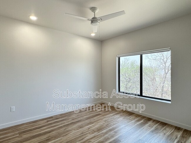 Building Photo - 1653 Midtown Pl