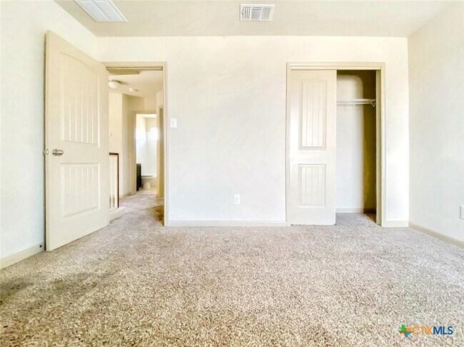 Building Photo - 723 Spectrum Dr
