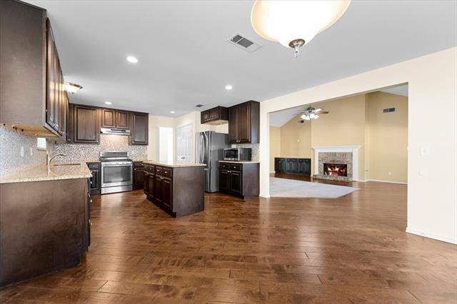 Building Photo - 2914 Post Oak Ln