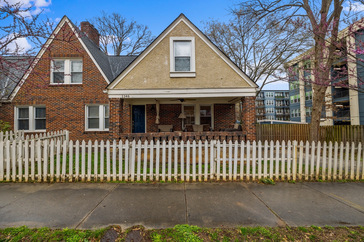 Foto principal - 1146 Wade St NE