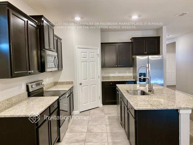 Foto del edificio - 4504 Magenta Isles Dr