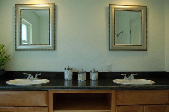 Building Photo - 10861 Ettrick St