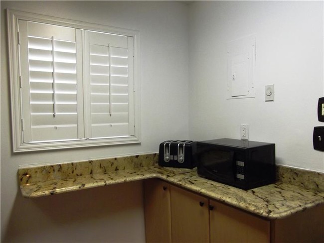 Building Photo - 2500 Fiore Way