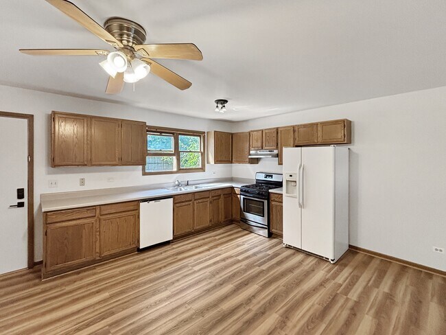 Foto del edificio - 3745 Johns Manville Ave