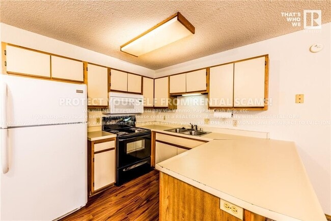 Foto del edificio - 686 W Martha Dr