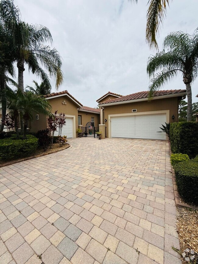 Building Photo - 5588 SW Bellflower Ct
