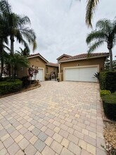 Building Photo - 5588 SW Bellflower Ct