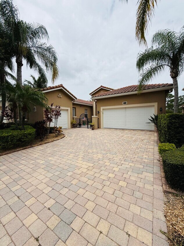 Primary Photo - 5588 SW Bellflower Ct