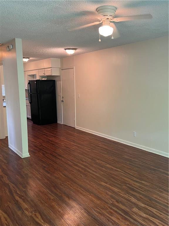 Building Photo - 343 N Willow Ave