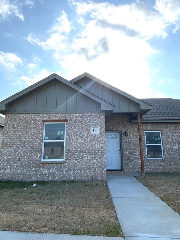 Primary Photo - 1531 W Kilpatrick Ave