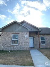 Building Photo - 1531 W Kilpatrick Ave