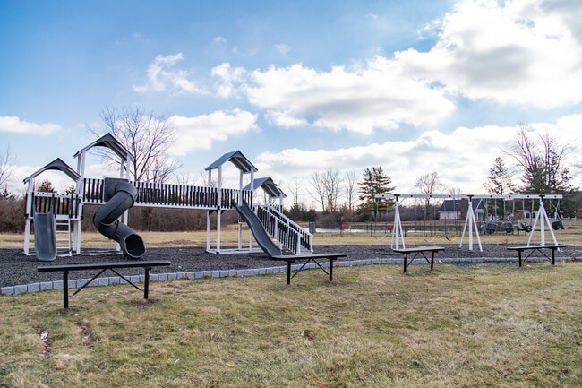 Building Photo - Warren Harbor Apartments