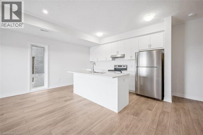 Building Photo - 127 REVERIE Wy