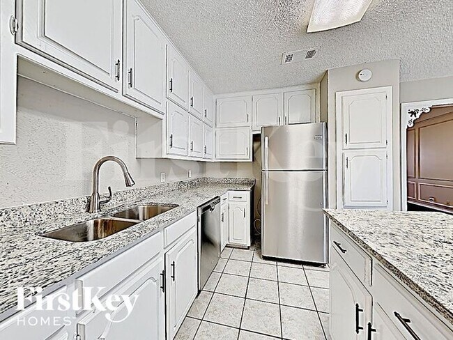 Foto del edificio - 3807 Rustic Forest Trail