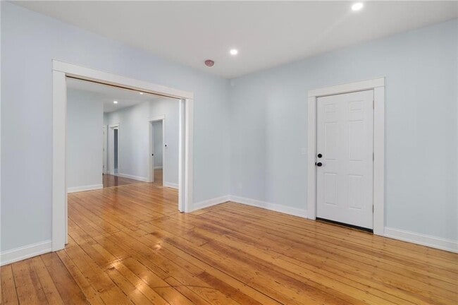 Building Photo - 43 E George St