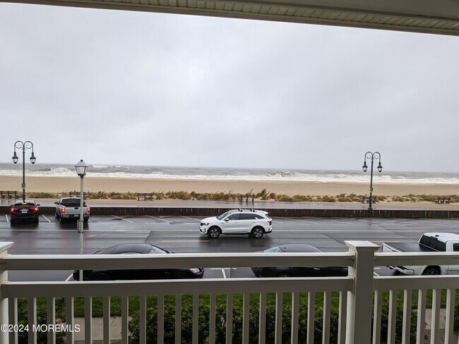 Foto del edificio - 407 Ocean Ave N