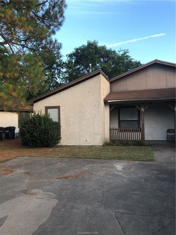 Primary Photo - 1518 Pine Ridge Dr
