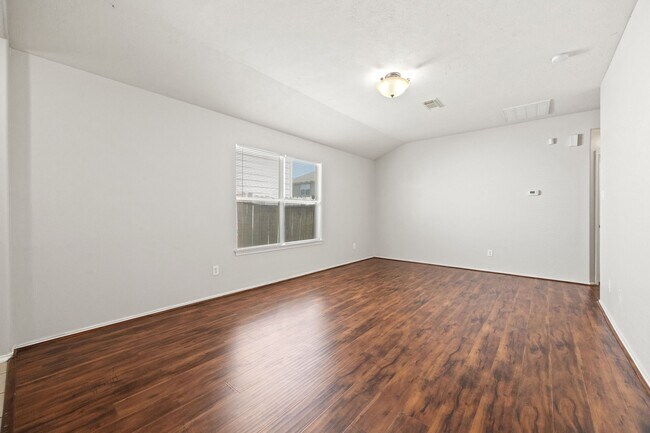 Foto del edificio - 2746 Grahamwood Ln