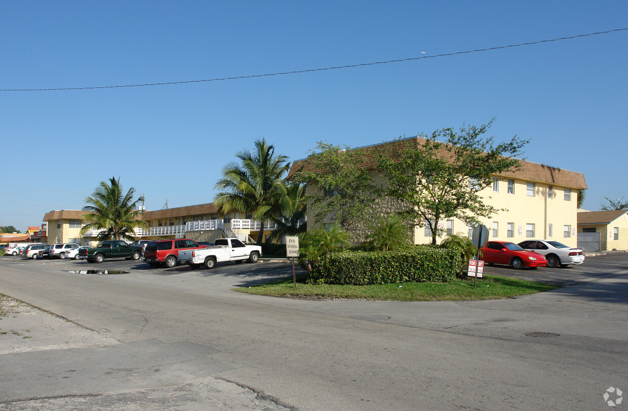 Building Photo - Marvin Garden Apartments